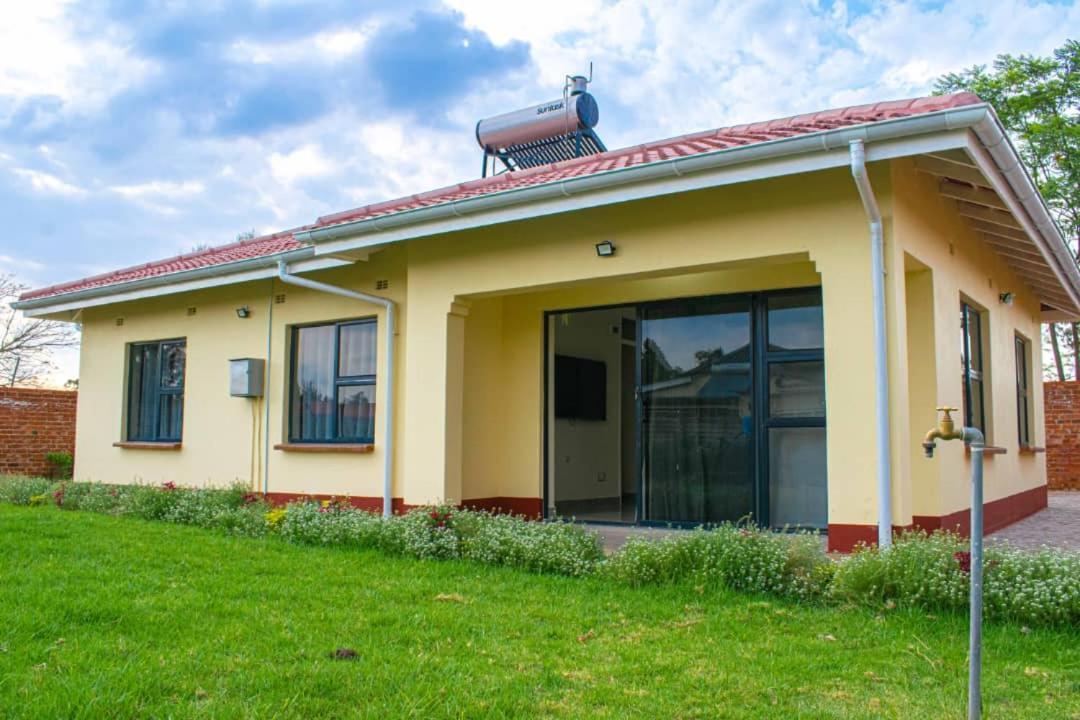Lynm Residence Harare Buitenkant foto