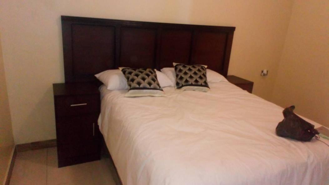 Lynm Residence Harare Buitenkant foto