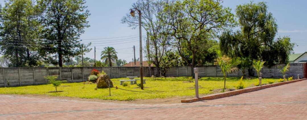 Lynm Residence Harare Buitenkant foto