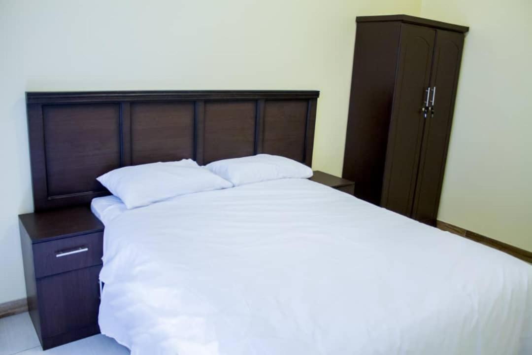 Lynm Residence Harare Buitenkant foto